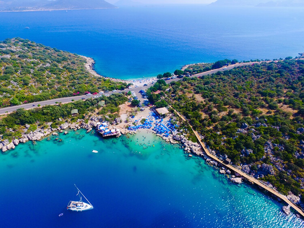 Kaş Deniz Keyfi: Mart Ayında Güneşli Plaj Günleri